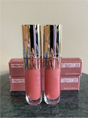 Two MAGNOLIA SHIMMER
Beautycounter Beyond Gloss, new in box